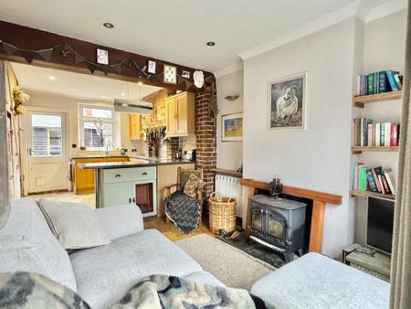 2 bedroom terraced house to rent - Photo 2