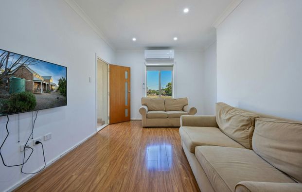 10 Townsend Crescent - Photo 1