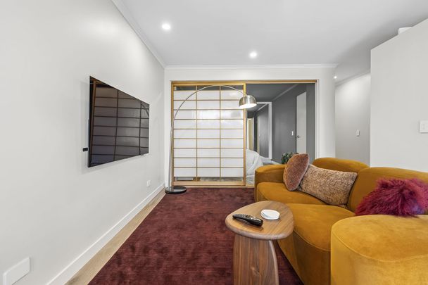 Peaceful, Fully Furnished Living with Minimal Stairs | Large Courtyard | Oversized Bathroom - Photo 1