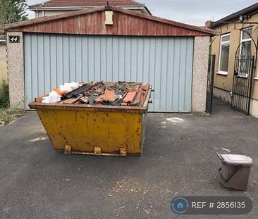 4 bedroom semi-detached house to rent - Photo 3