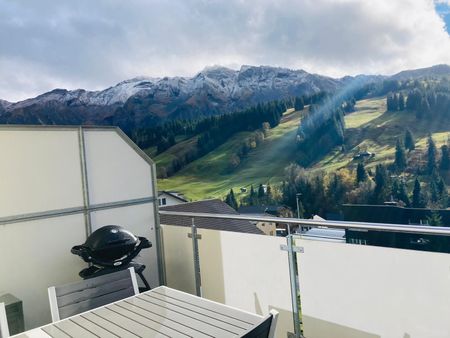 Helle und geräumige 4.5 Zimmer-Dachwohnung an zentraler Lage - Foto 3