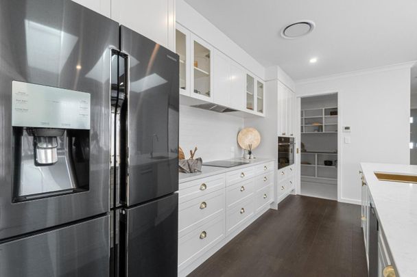 Spacious executive family home - Photo 1