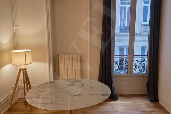 Appartement à louer à Paris 8Ème - Photo 1