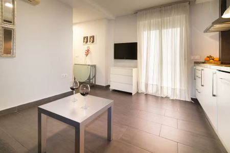 Calle Lira, Sevilla, Andalusia 41003 - Photo 4