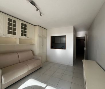 Studio avec terrasse et résidence piscine - Photo 4