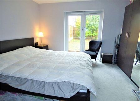 1 bedroom ground floor flat to rent - Photo 2