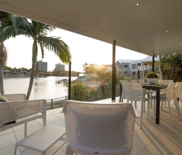 Waterfront Home in Broadbeach Waters - Photo 3