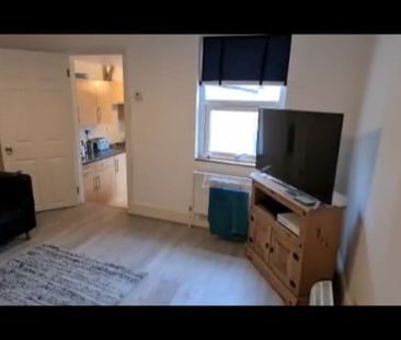 1 Bed Flat, Star Road, RG4 - Photo 5