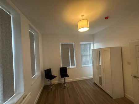 1 bedroom flat to rent - Photo 2