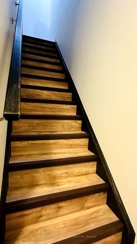 Condo Townhouse For Lease | X8458882 - Photo 2