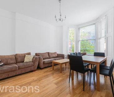 4 bedroom flat to rent - Photo 4
