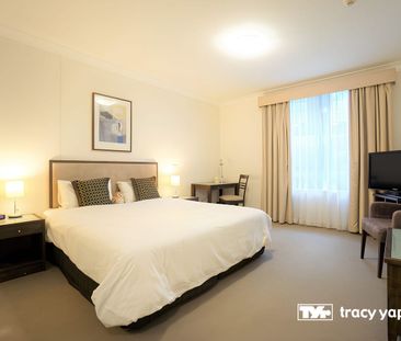 Fully Furnished Modern Studio, Minutes To Everything You Need - Photo 1