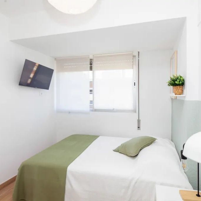 Carrer de la Pianista Empar Iturbi, Valencia, Valencian Community 46007 - Photo 1