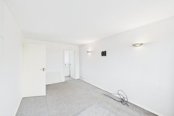 Kendall Rise, Kingswinford - Photo 1