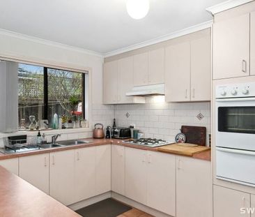 Immaculate 2 bedroom home - Photo 3