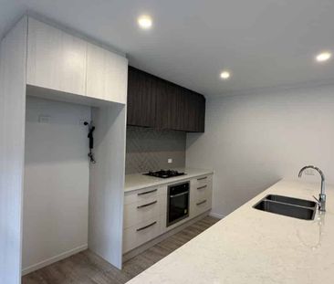 Modern Family Home in Prime Yaldhurst Location - Photo 3