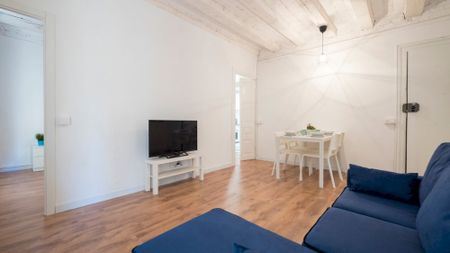 Bright double room in the heart of Barcelona - Photo 5