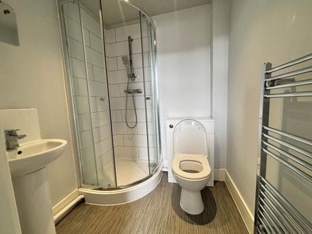 Hough Lane (Room 2), Bramley, Leeds - Photo 3