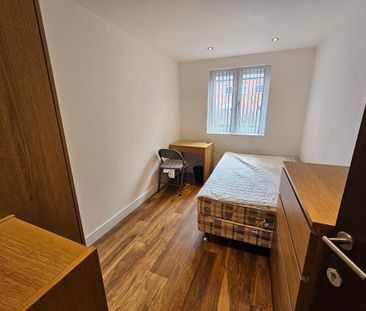 2 Bed Student Accommodation - Photo 2