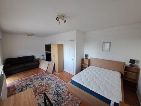 Room in a Shared Flat, Harrold House, NW3 - Photo 3