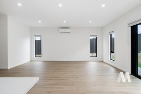 708 Grand Boulevard, Mickleham VIC 3064 - Townhouse For Rent | Domain - Photo 2