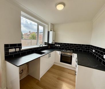 3 bedroom terraced house to rent - Photo 2