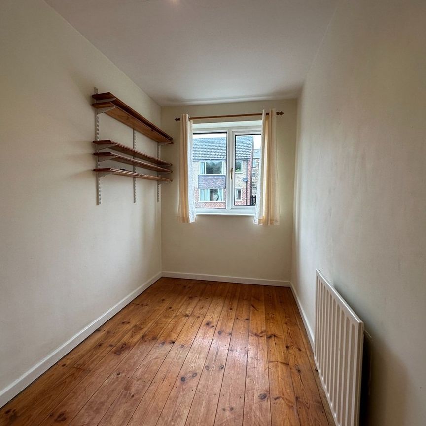 3 Bed Semi-Detached House, Low Road, S6 - Photo 1