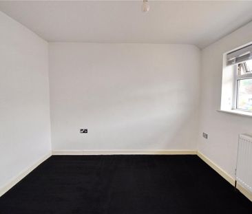 4 bedroom semi-detached house to rent - Photo 1