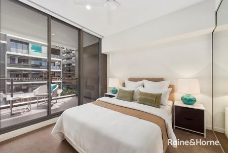 Class, Space & Style - Amazing Apartment - Photo 4