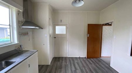 Your next home in Hillcrest awaits! - Photo 3