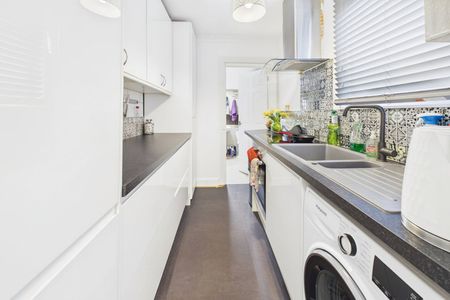 1 bedroom in Wescott Road, Wokingham - Photo 3