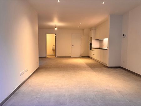 Ruim duplex appartement in het centrum van Gistel. - Photo 3