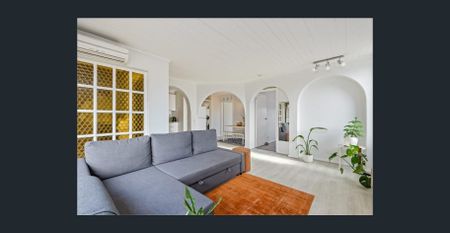 Stylish & Spacious Apartment with Large Balcony - Photo 4