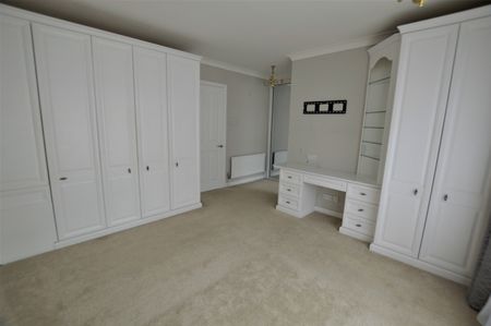 Portarlington Close, Bournemouth, Dorset, BH4 - Photo 3