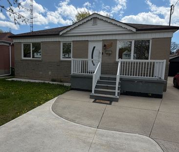 For Lease - 117 Main Redwater Redwater Drive, Toronto, Ontario - Photo 1