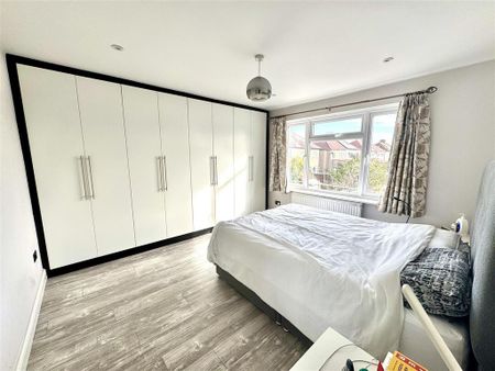 3 bedroom semi-detached house to rent - Photo 5