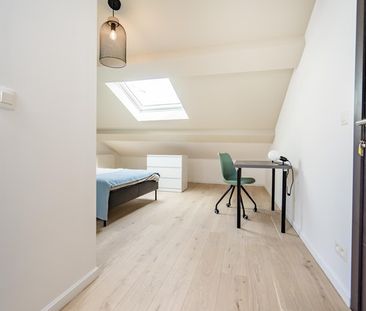 Room at Rue du Général Molitor 7 - Foto 4