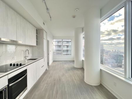 For Lease - 8 Wellesley Street Unit# 5215, Toronto, Ontario - Photo 4
