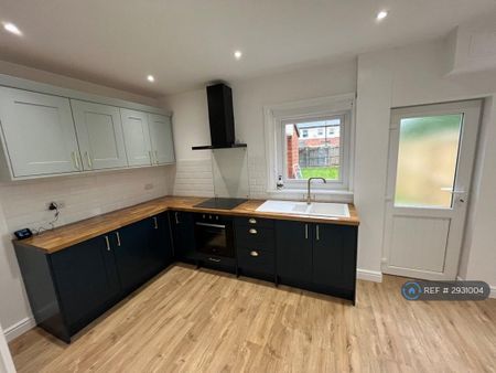 2 bedroom terraced house to rent - Photo 5