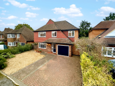 5 bedroom detached house to rent - Photo 2