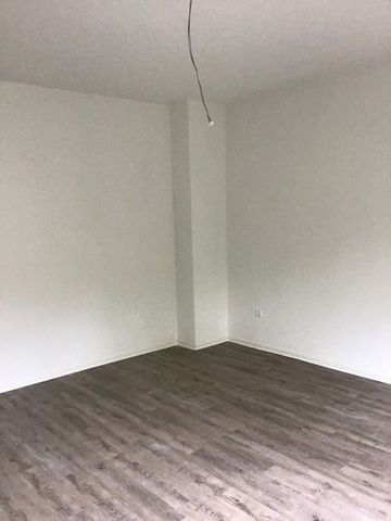 WG taugliche sanierte 3-Zi.-Wohnung sucht kurzfristigen Nachmieter! - Photo 2