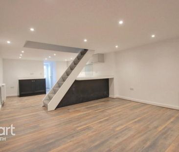 4 bedroom terraced house to rent - Photo 1