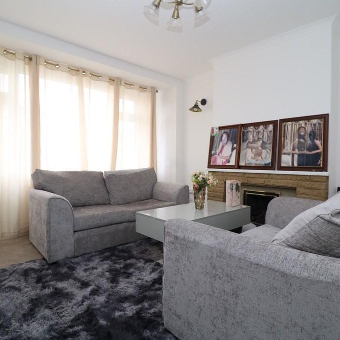 3 bedroom semi-detached house to rent - Photo 1