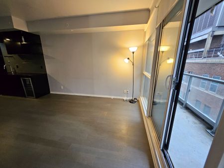 For Lease - 70 Temperance Street Unit# 2410, Toronto, Ontario - Photo 2