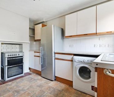 2 bedroom end of terrace house to rent - Photo 3