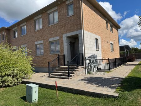 For Lease - 39 Senators Gate Drive Unit# 6, Perth, Ontario - Photo 4