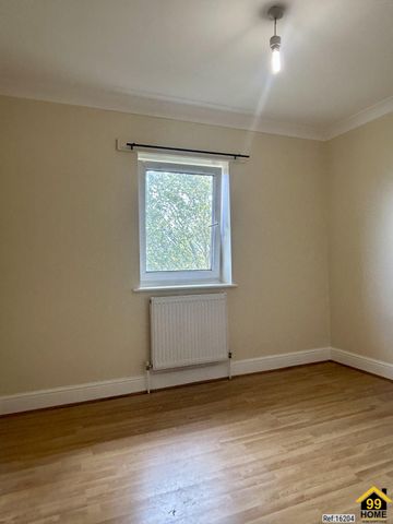 2 bed Flat in Clarendon Court 1A Pollard Road, Morden, SM4 6EB - Photo 3