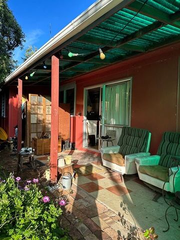 Charming 2BR Home with Outdoor Bliss - Photo 5