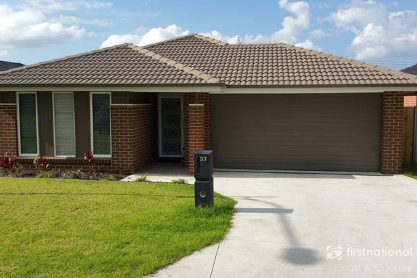 33 Omaroo Place, 2530, Horsley Nsw - Photo 1