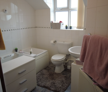 2 bedroom flat to rent - Photo 6 | Rentumo